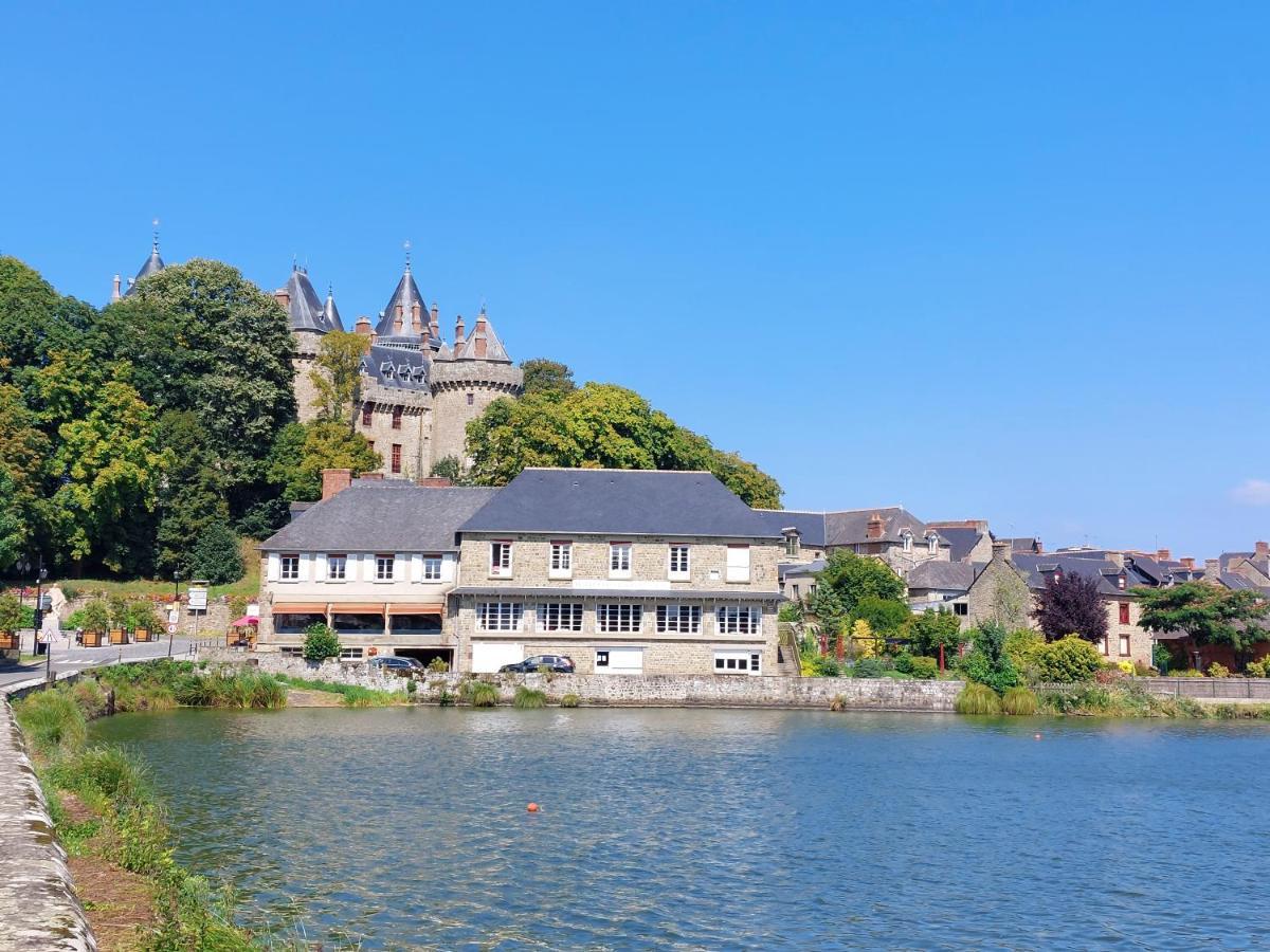 Hotel Restaurant Du Lac Комбур Экстерьер фото