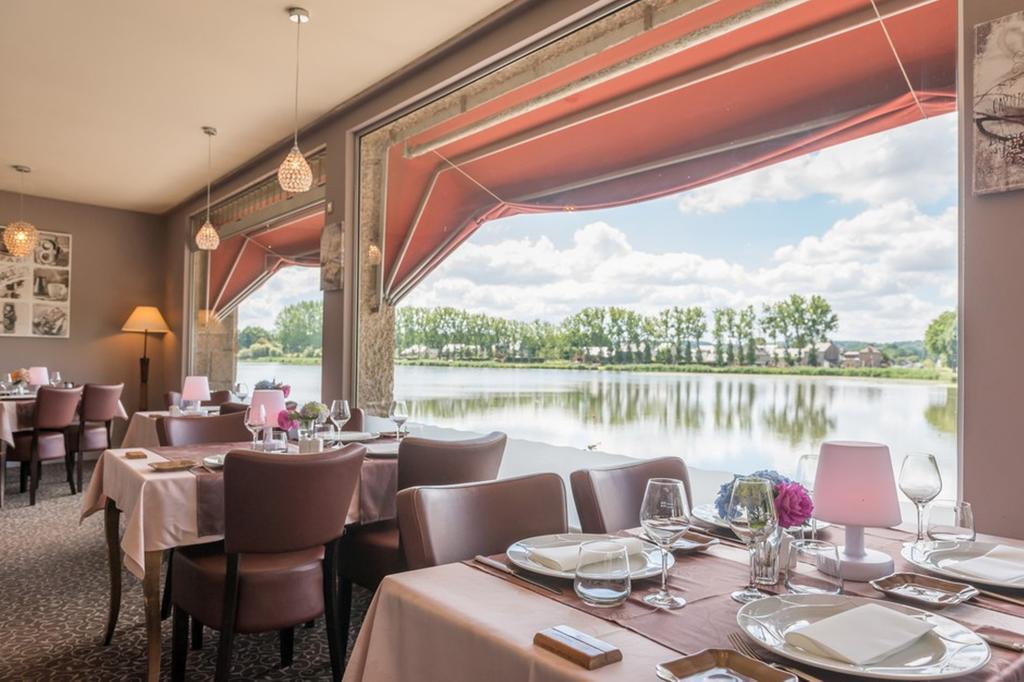 Hotel Restaurant Du Lac Комбур Экстерьер фото