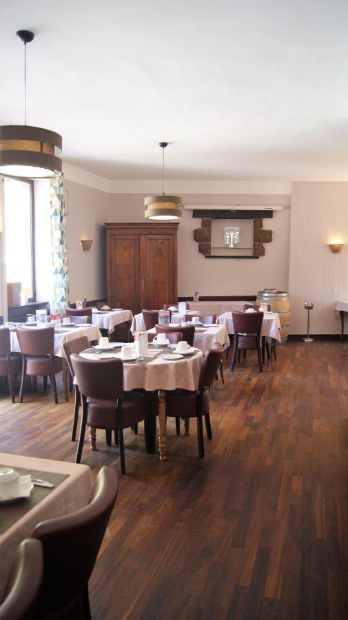 Hotel Restaurant Du Lac Комбур Экстерьер фото